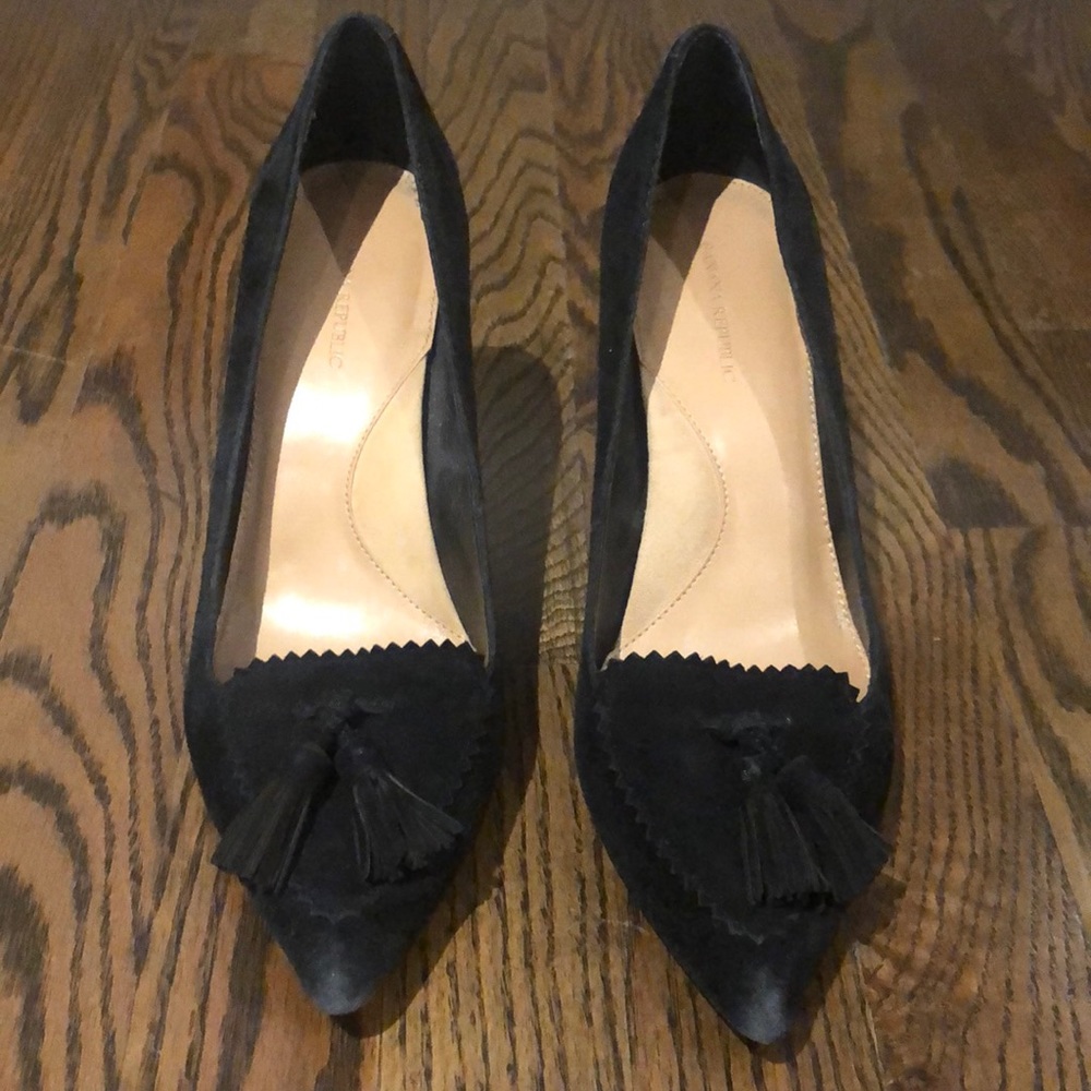 Banana Republic black suede heels with tassel